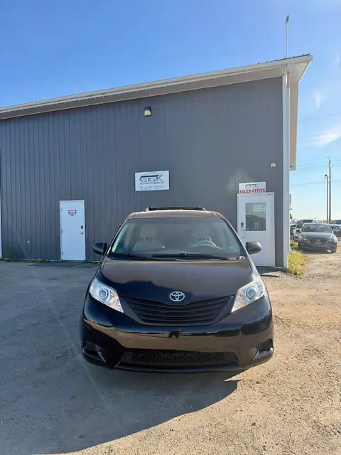 2014 Toyota Sienna for sale in Winnipeg