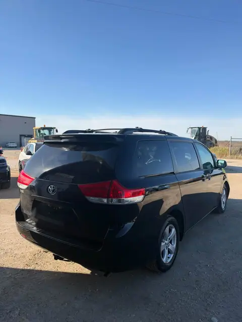 2014 Toyota Sienna, photo 5