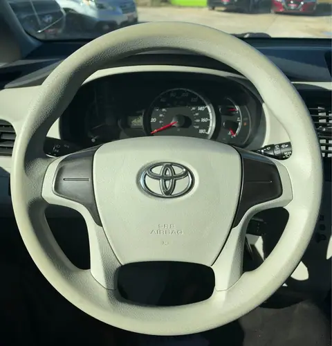 2014 Toyota Sienna, photo 9